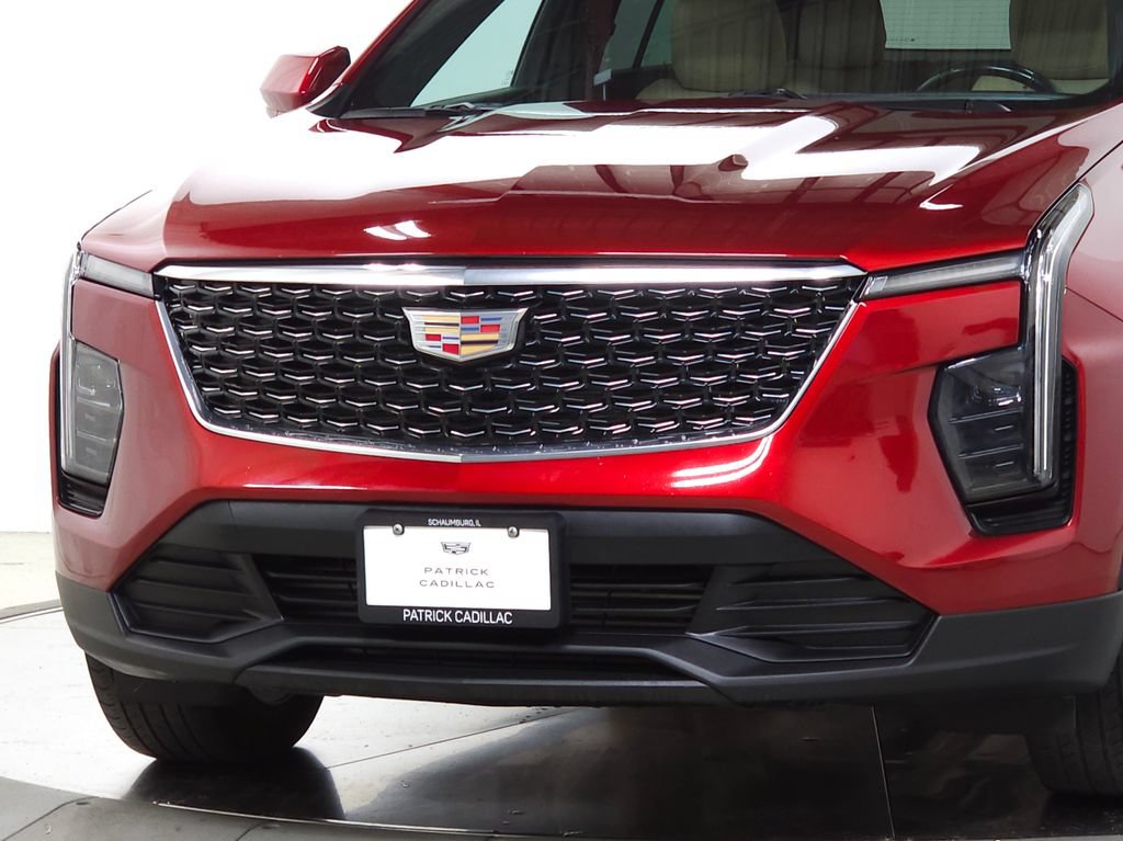 Certified 2024 Cadillac XT4 Luxury w/ Cold Weather Package AWD/4WD image 12