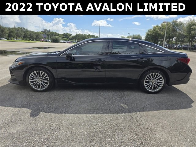 Used 2022 Toyota Avalon Limited image 6