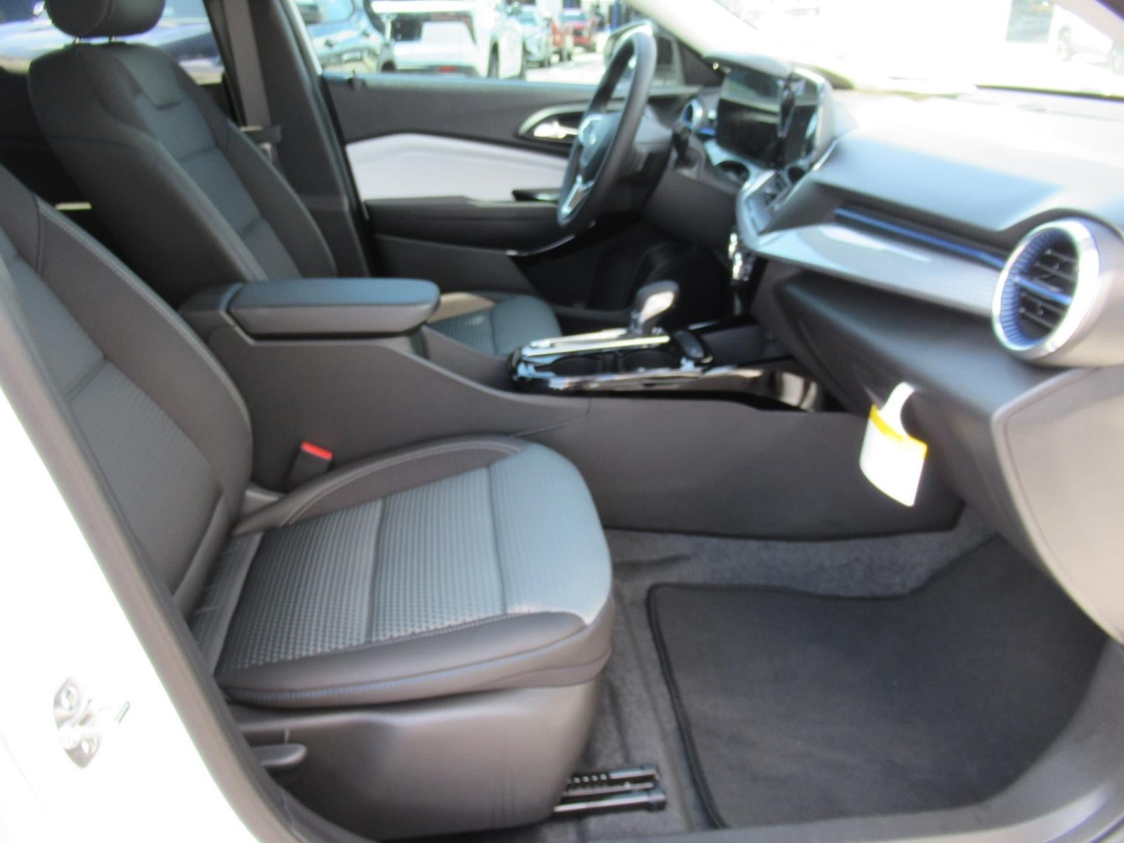 New 2026 Chevrolet Trax LT w/ Driver Confidence Package FWD image 11