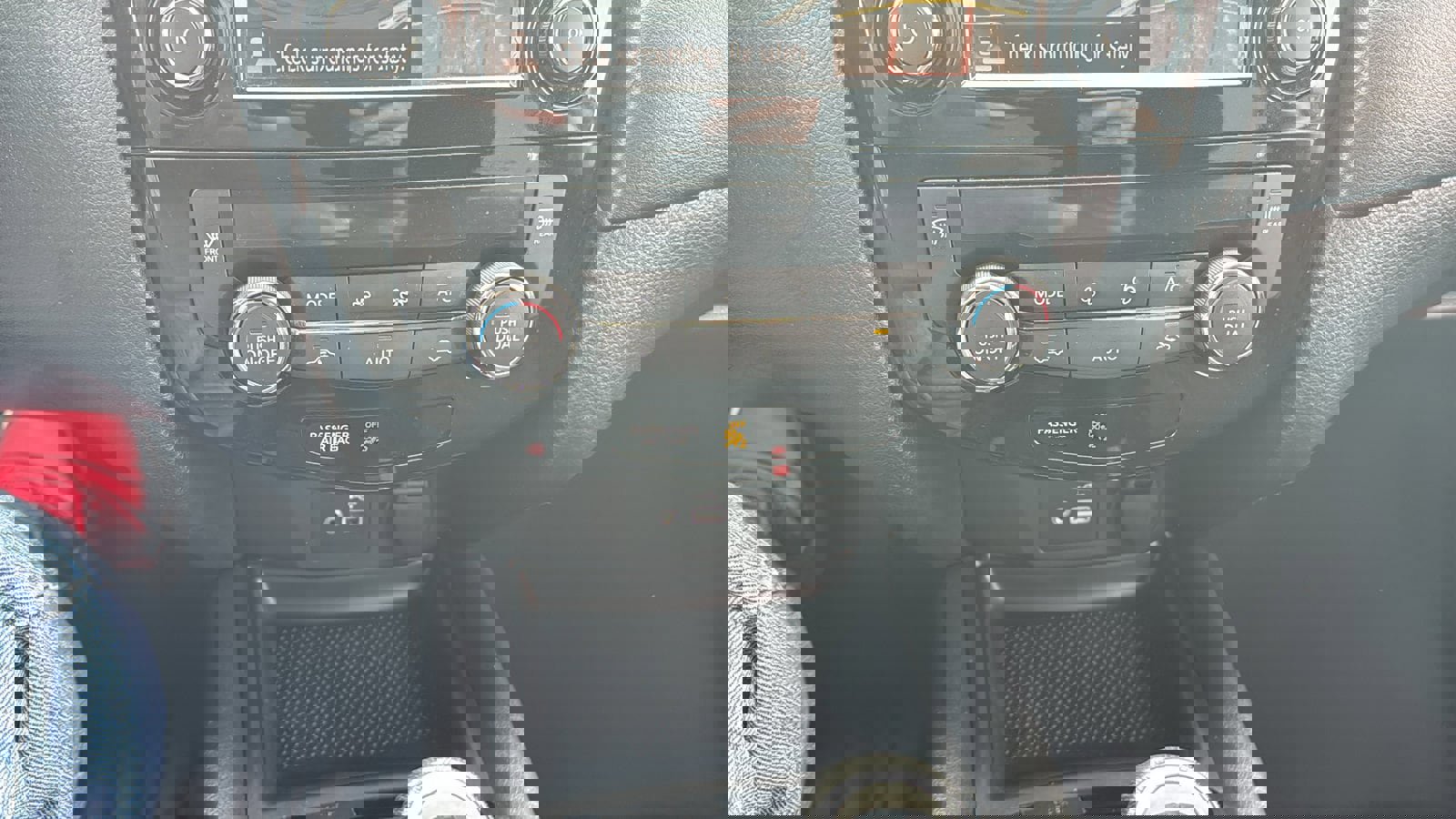 Used 2018 Nissan Rogue SV w/ Premium Package image 15