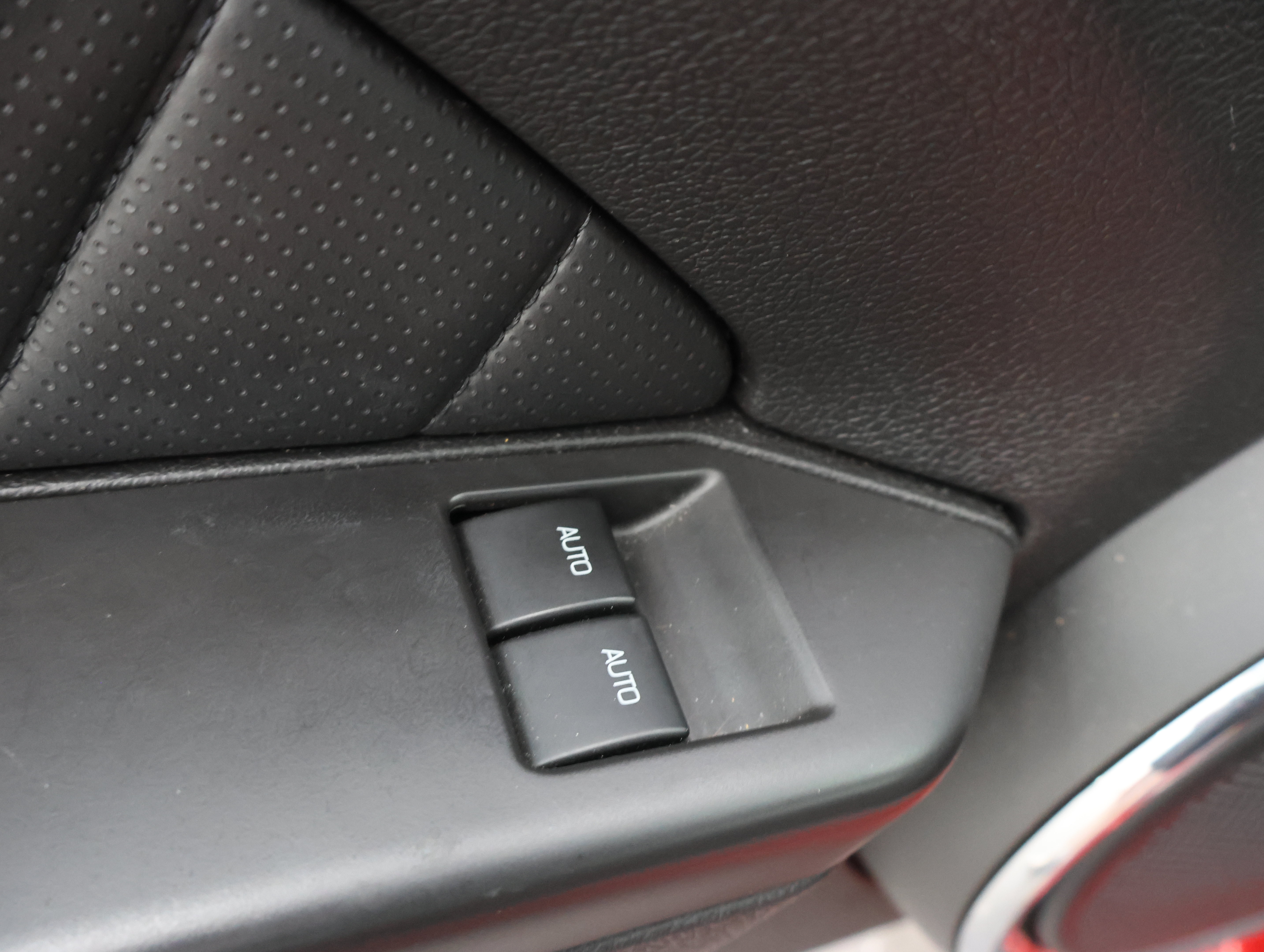 Used 2013 Ford Mustang GT Premium w/ Comfort Pkg RWD image 35