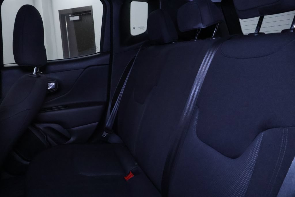 Used 2023 Jeep Renegade Latitude AWD/4WD image 15