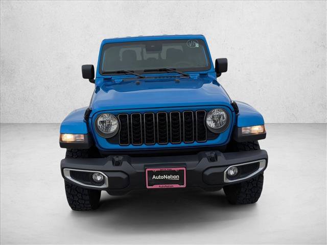 Certified 2025 Jeep Gladiator Sport video 2