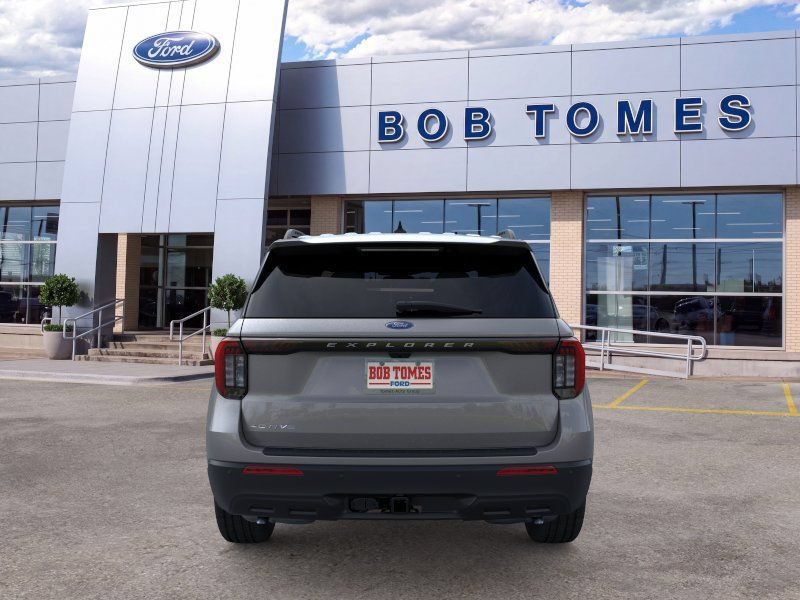 New 2026 Ford Explorer Active RWD image 6