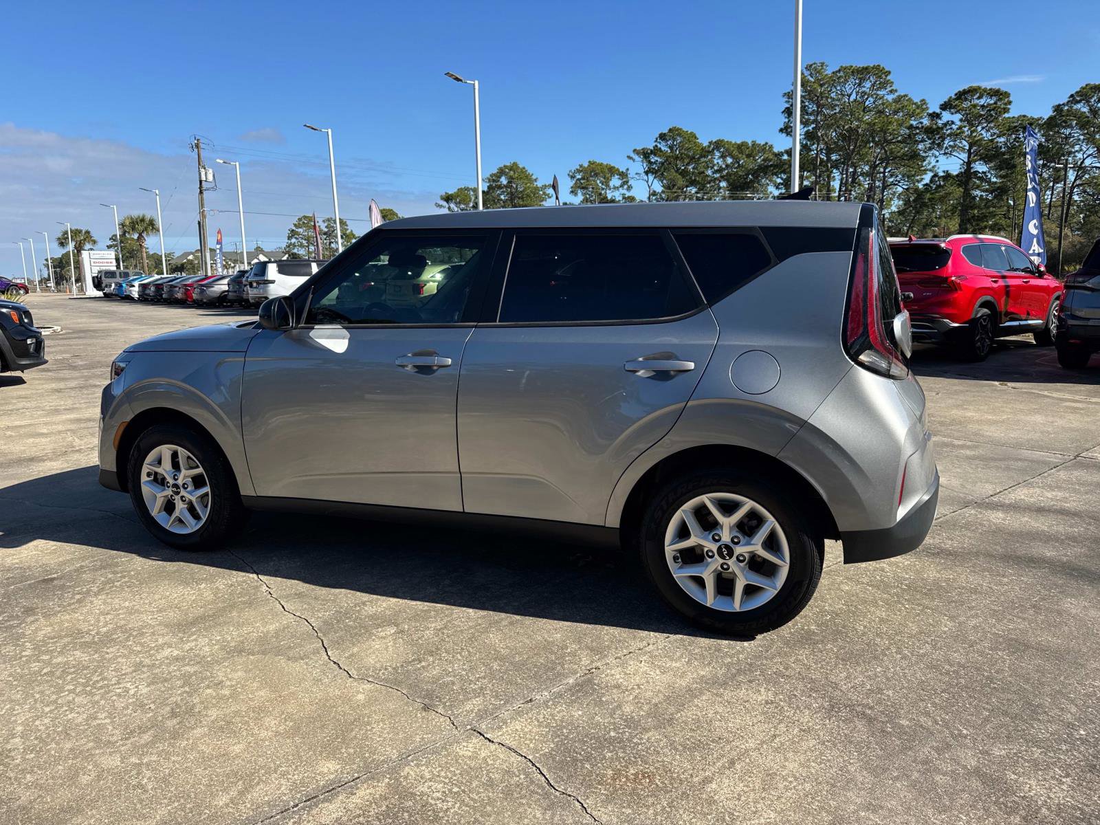 Used 2023 Kia Soul LX w/ LX Technology Package image 5