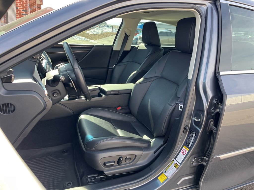 Used 2019 Lexus ES 350 Ultra Luxury image 19