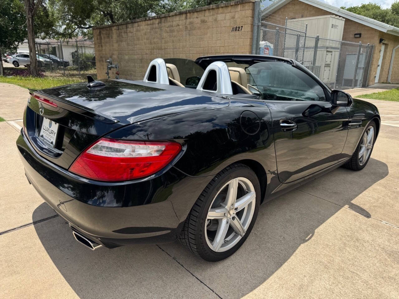 Used 2013 Mercedes-Benz SLK 250 image 9