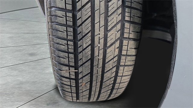 Used 2024 Chrysler Pacifica Limited image 31