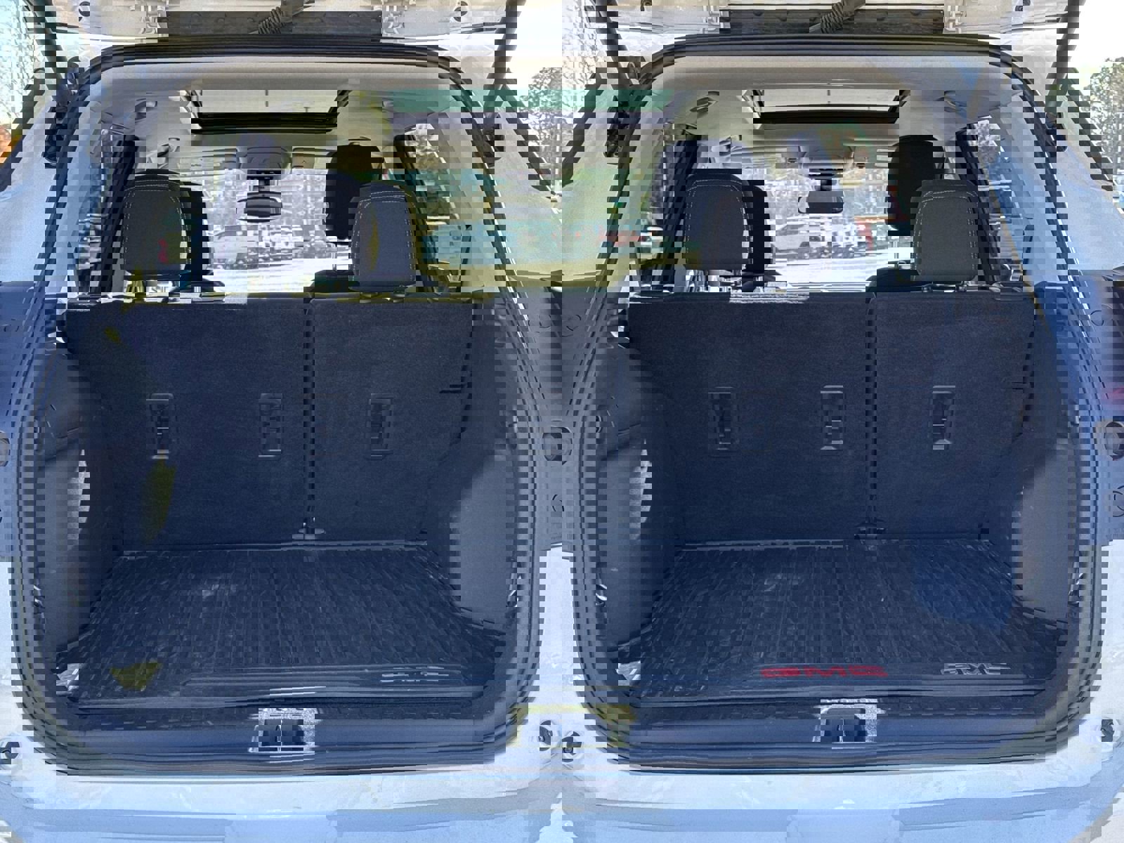 Used 2021 GMC Terrain SLE w/ Driver Convenience Package image 32