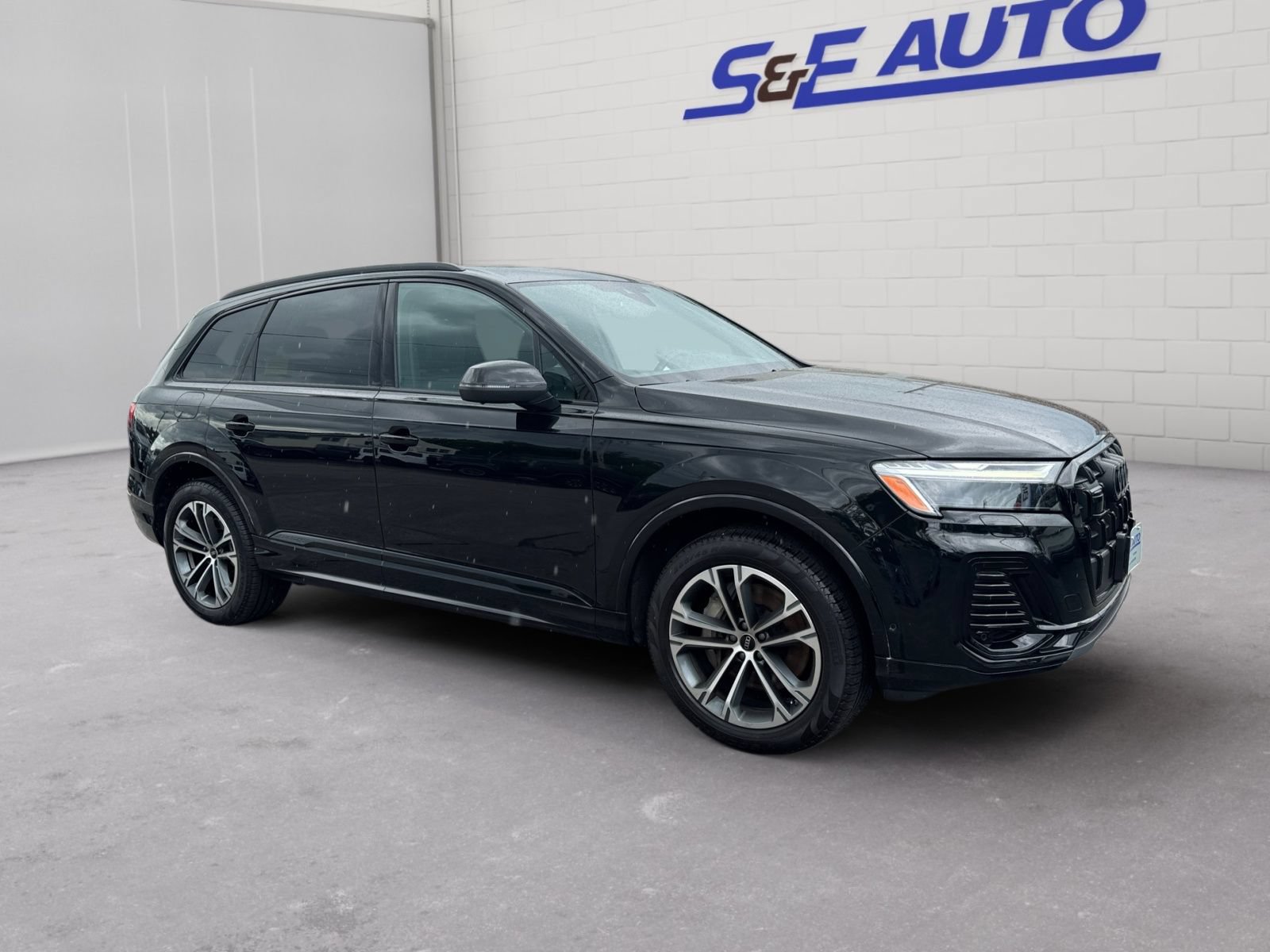 Used 2025 Audi Q7 2.0T Premium Plus w/ Premium Plus Package AWD/4WD image 6