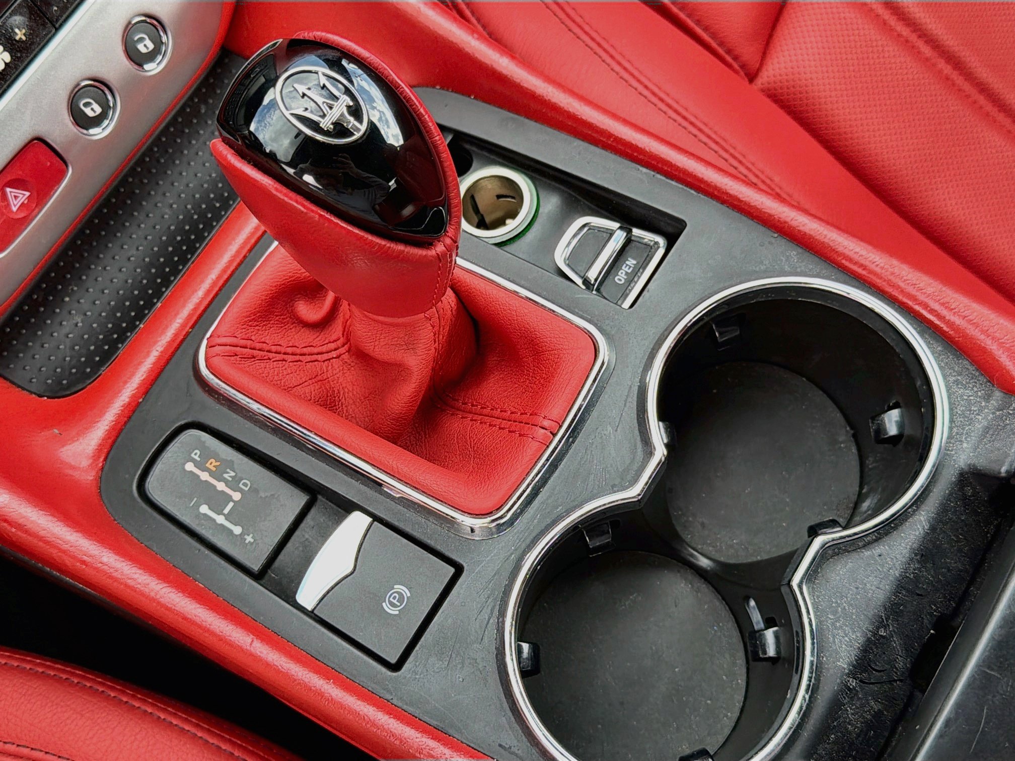 Used 2010 Maserati GranTurismo Convertible RWD image 26