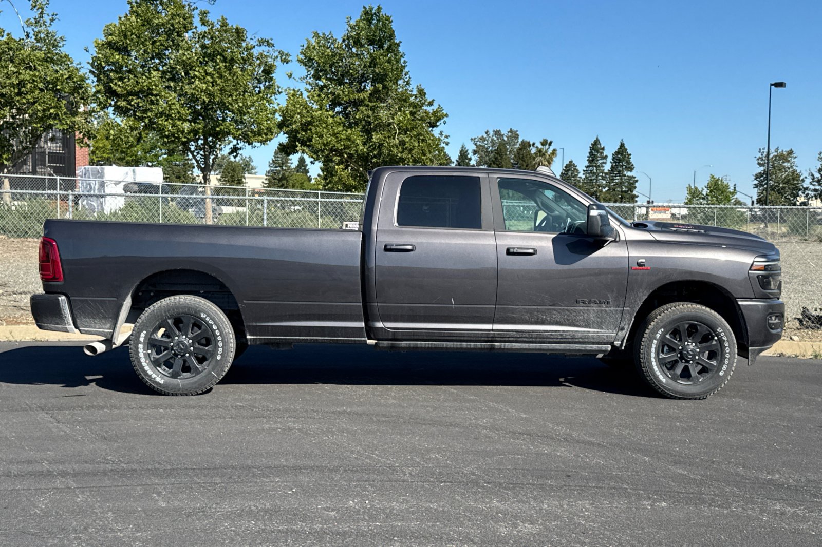 New 2026 RAM 2500 Laramie AWD/4WD image 2