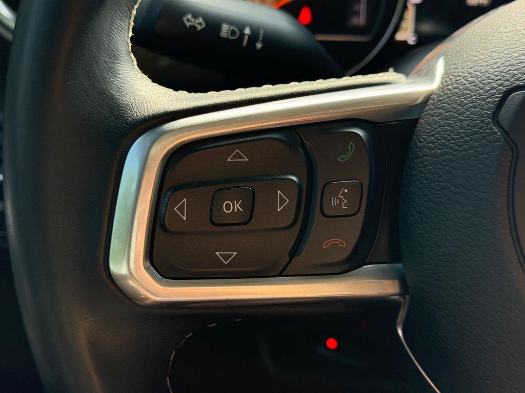 Used 2019 Jeep Wrangler Unlimited Sahara w/ Uconnect 4C Nav & Sound Group AWD/4WD image 15