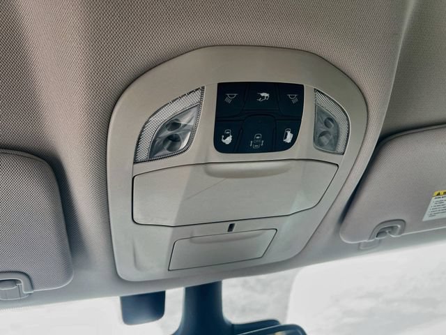 Used 2018 Chrysler Pacifica Touring-L Plus w/ Advanced Safetytec Group FWD image 20