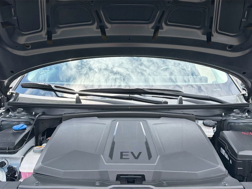 Certified 2025 Hyundai Ioniq 5 SE AWD/4WD image 15