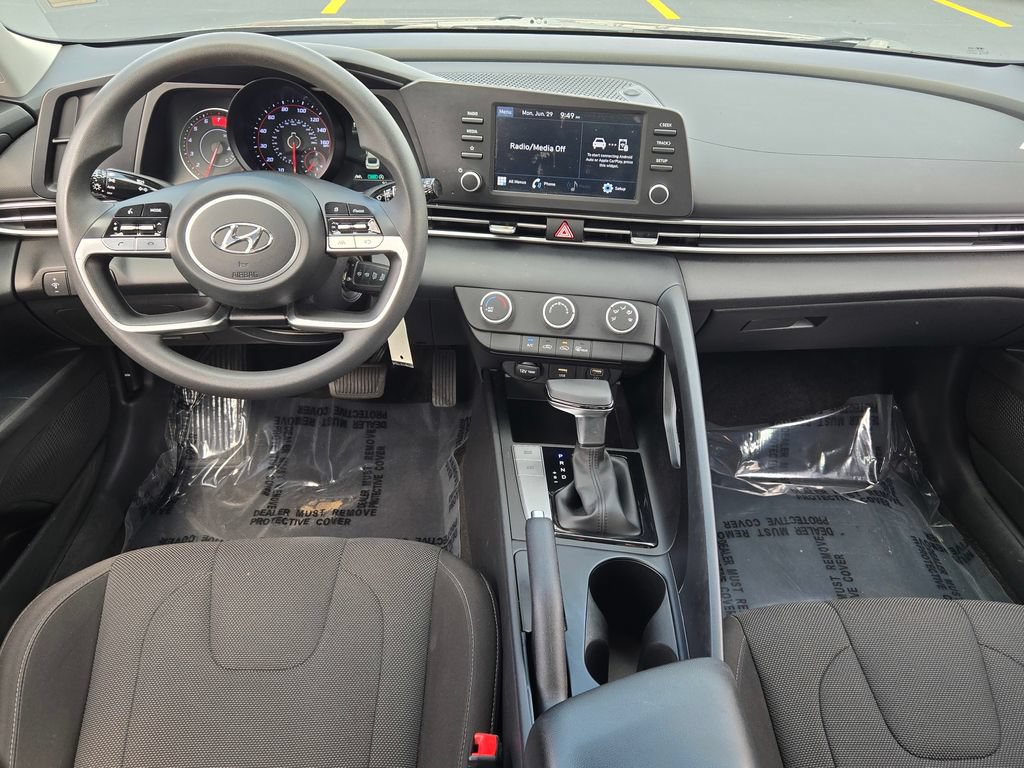 Used 2023 Hyundai Elantra SE w/ Cargo Package FWD image 23