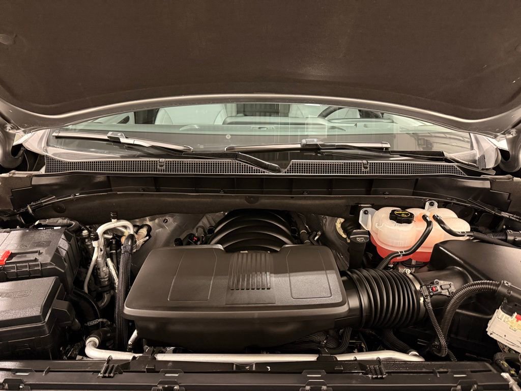 Used 2025 Chevrolet Suburban Premier image 10