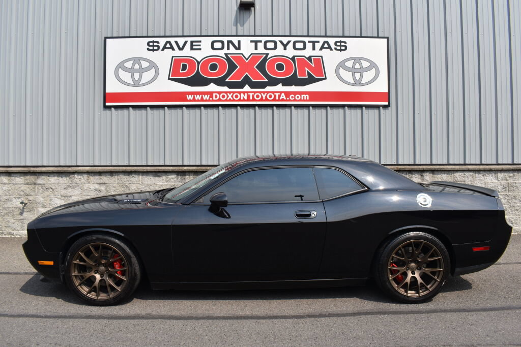 Used 2010 Dodge Challenger SRT8 w/ SRT Option Group II RWD image 4