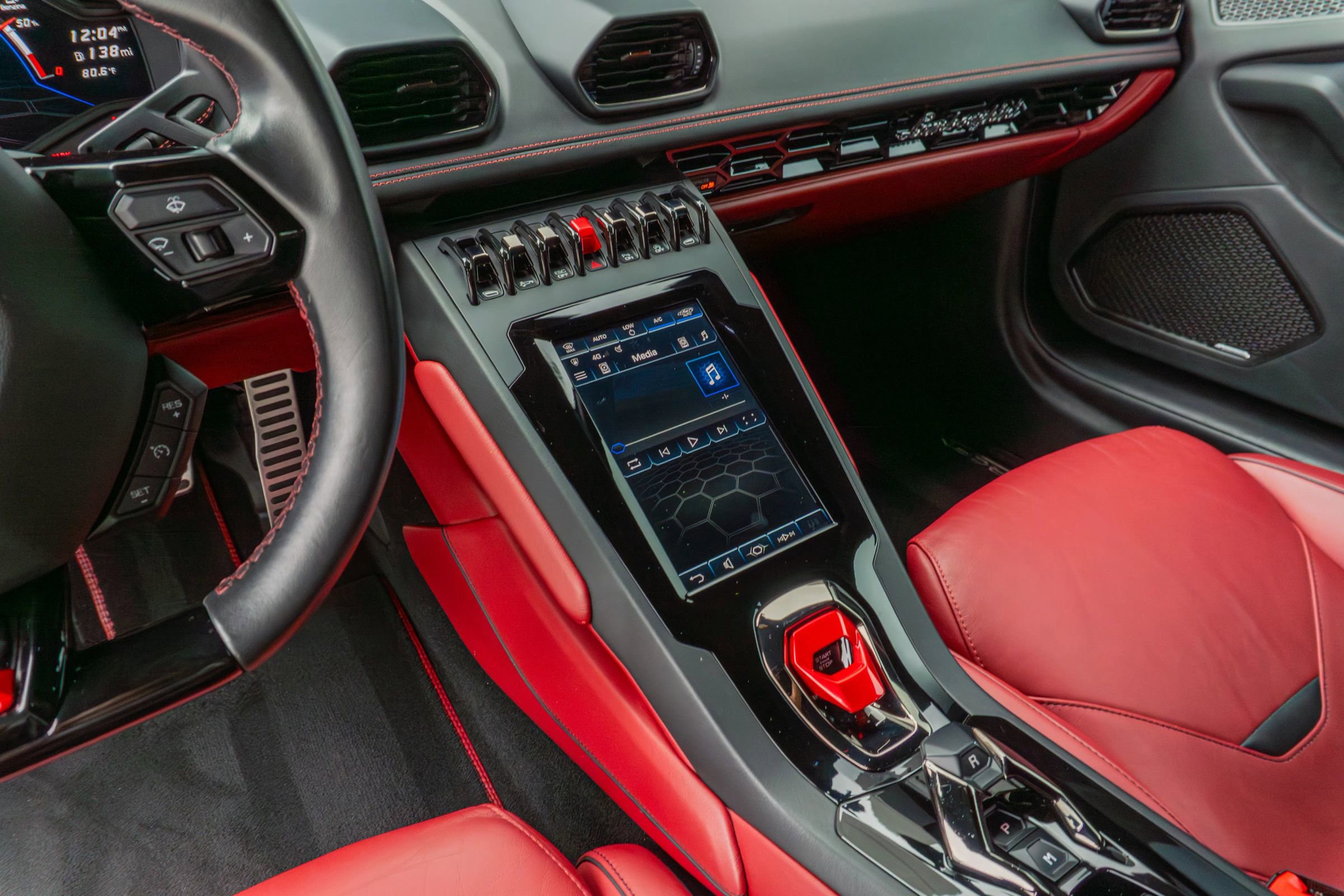 Used 2020 Lamborghini Huracan EVO image 13