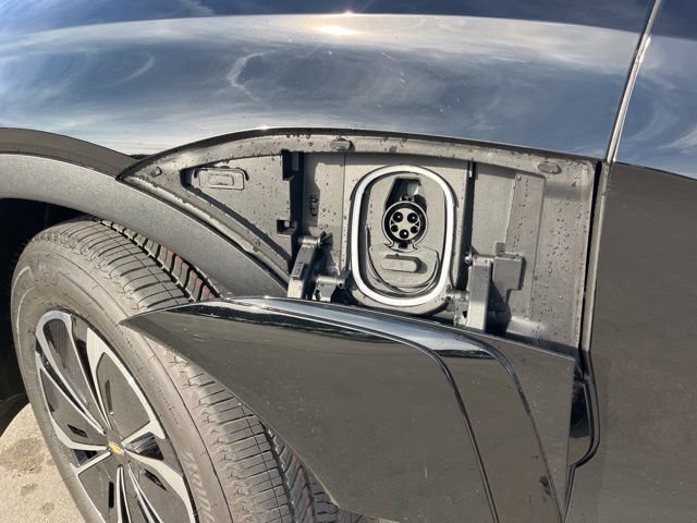 New 2026 Chevrolet Blazer EV LT image 3