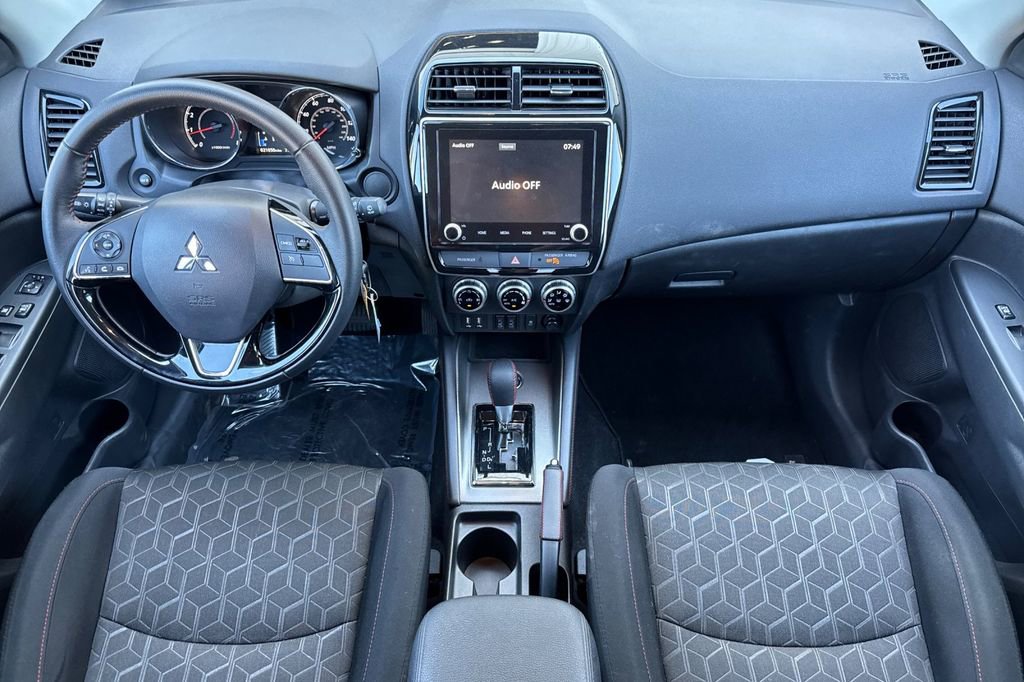 Used 2025 Mitsubishi Outlander Sport LE AWD/4WD image 13