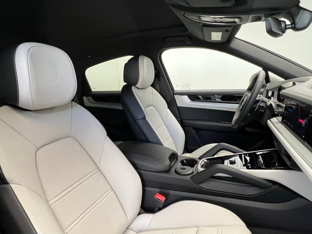 New 2026 Porsche Cayenne Coupe image 18