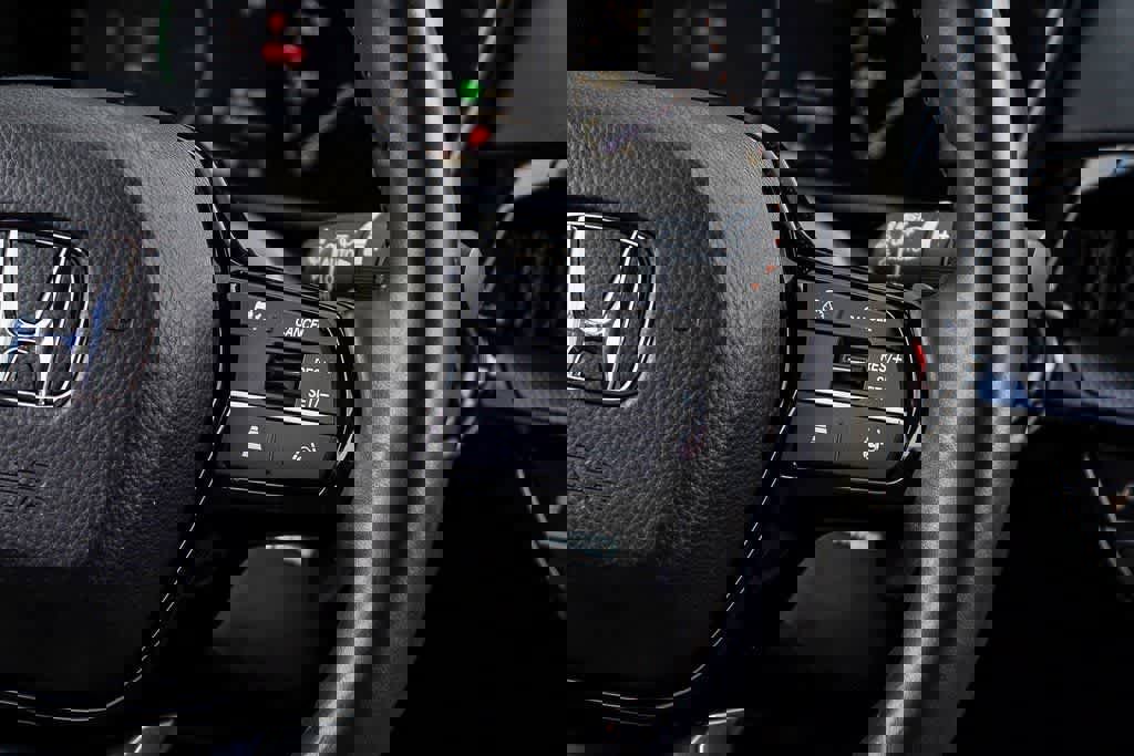 Used 2024 Honda CR-V Sport Touring image 17