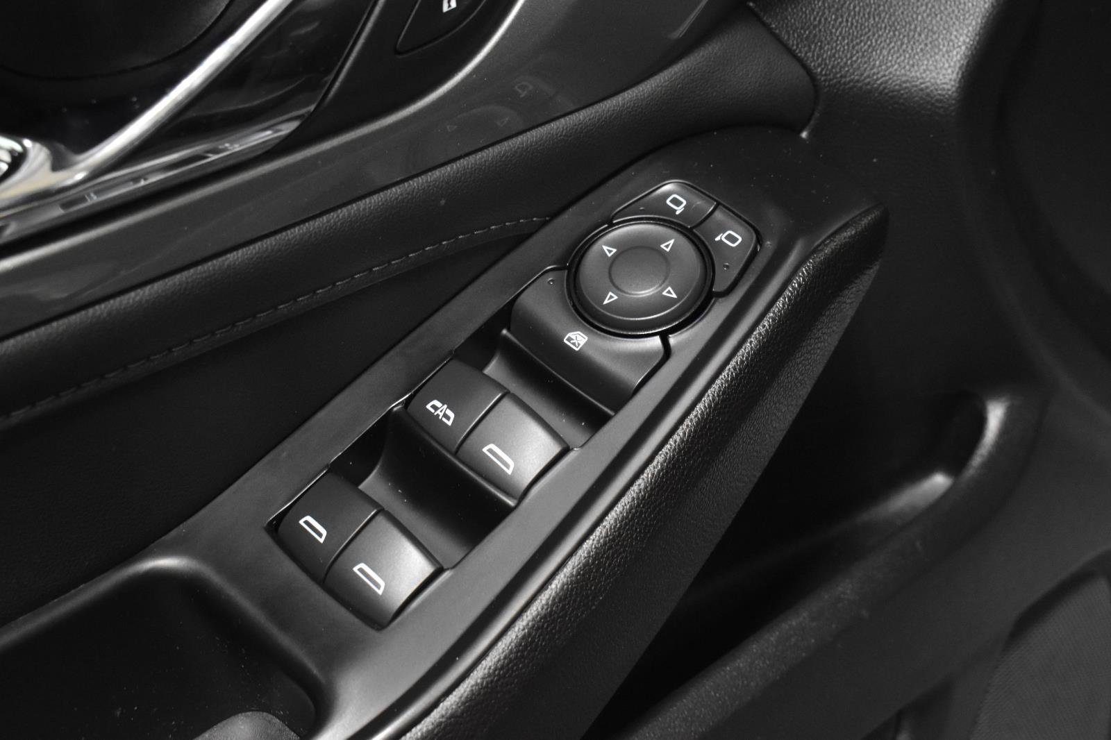 Used 2023 Chevrolet Traverse LT FWD image 14