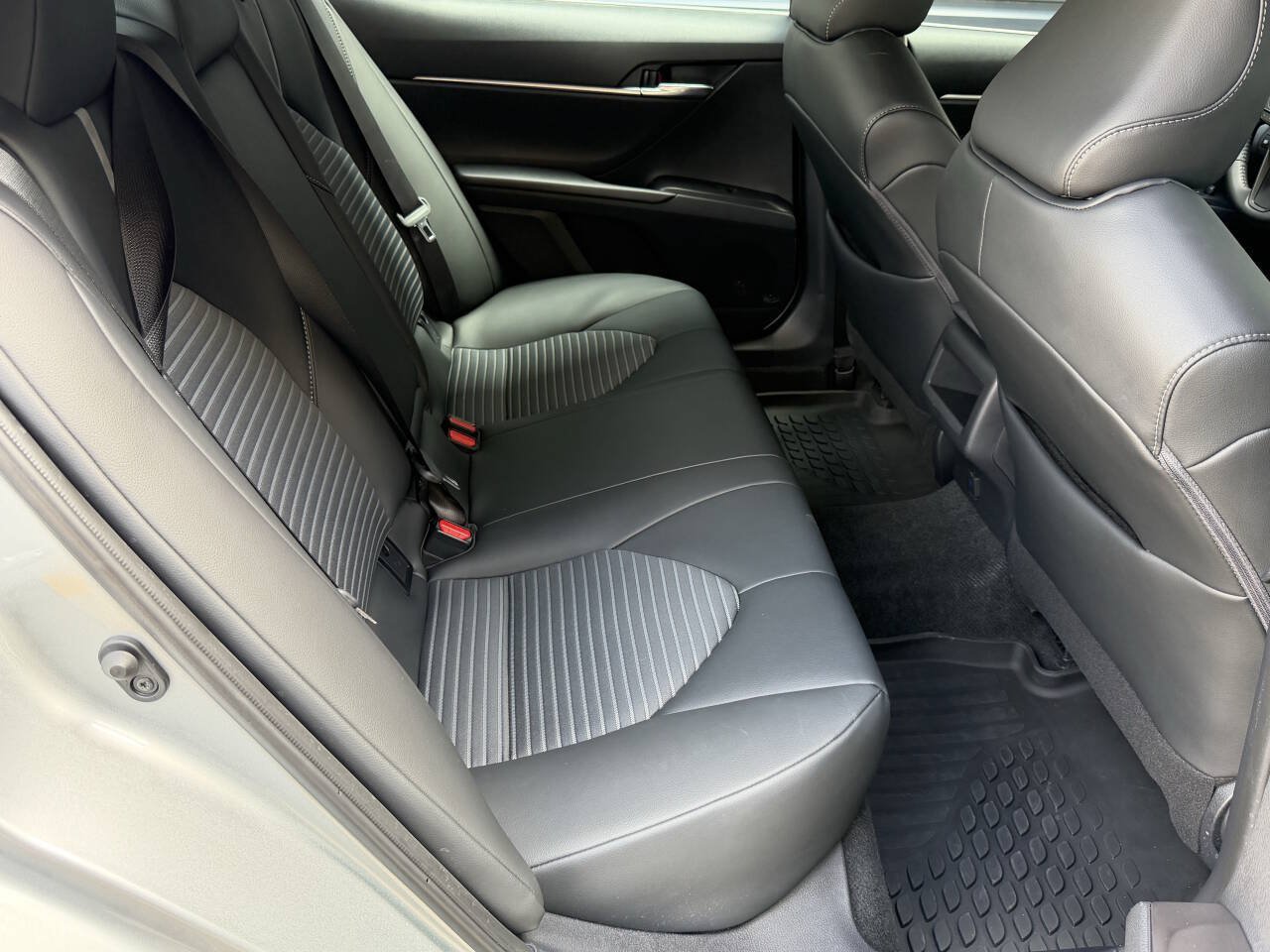 Used 2024 Toyota Camry SE FWD image 19
