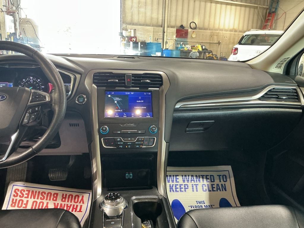 Used 2020 Ford Fusion SEL image 16