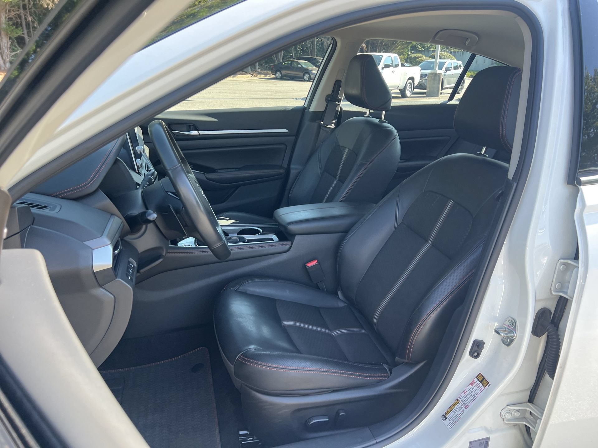 Used 2024 Nissan Altima 2.5 SR FWD image 16
