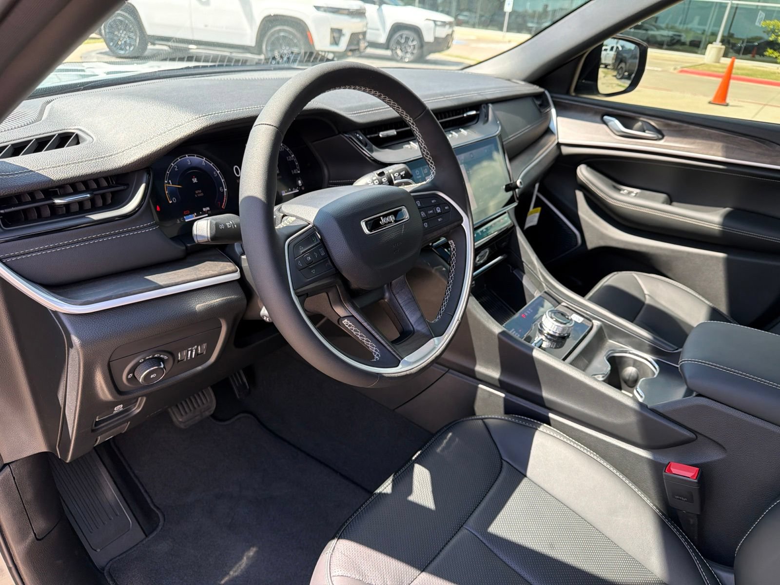 New 2026 Jeep Grand Cherokee Limited AWD/4WD image 10