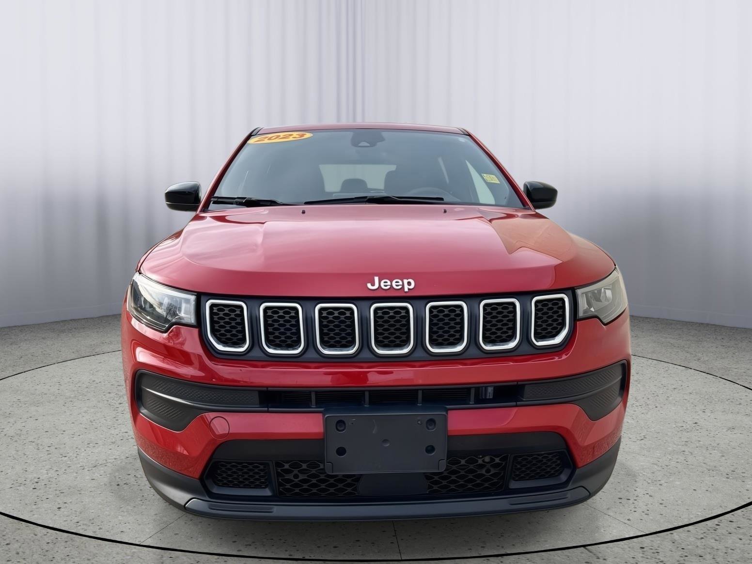 Used 2023 Jeep Compass Sport image 2