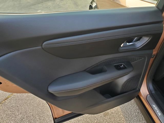 Used 2023 Nissan Ariya FWD image 13