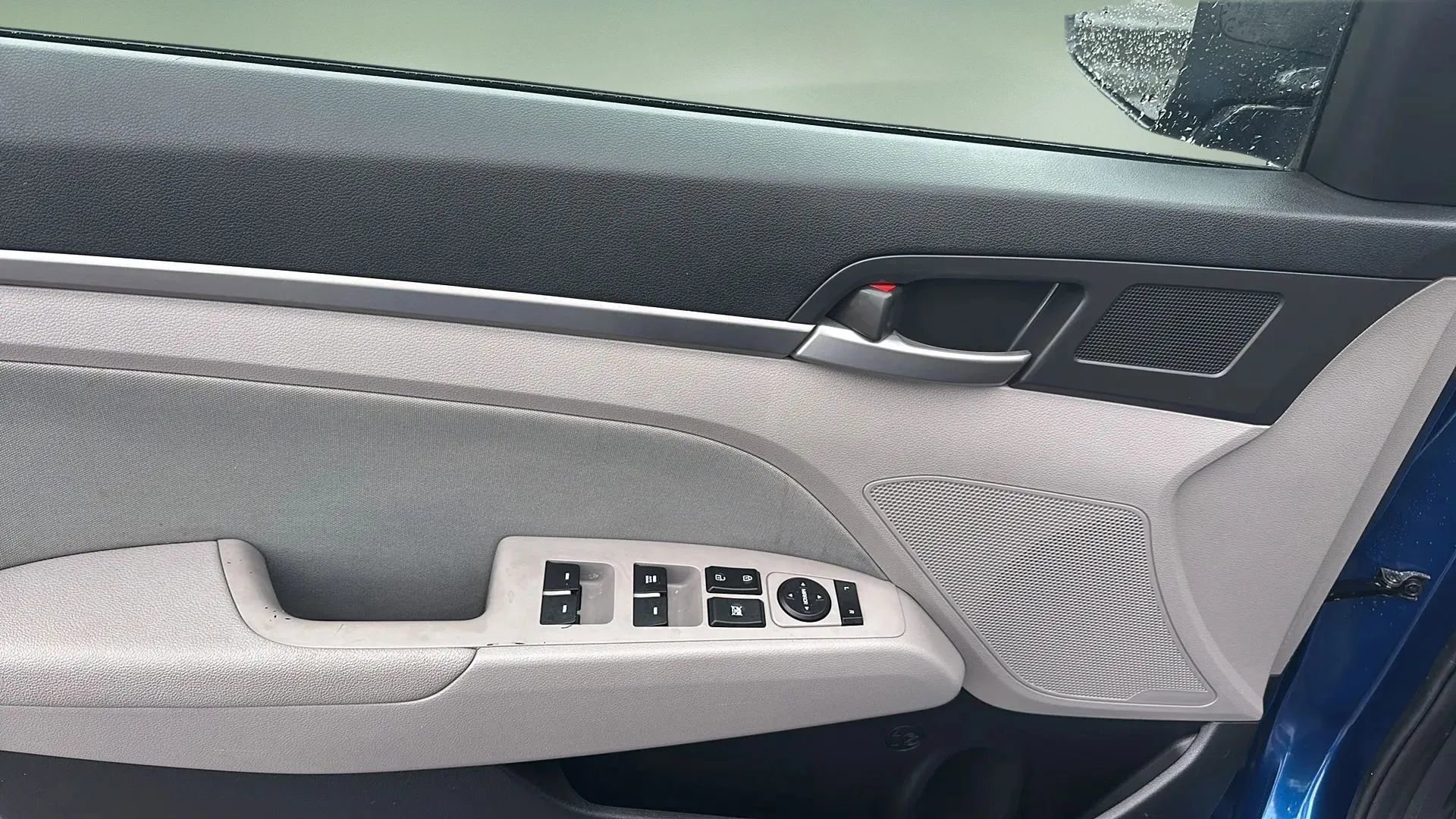 Used 2017 Hyundai Elantra SE image 9