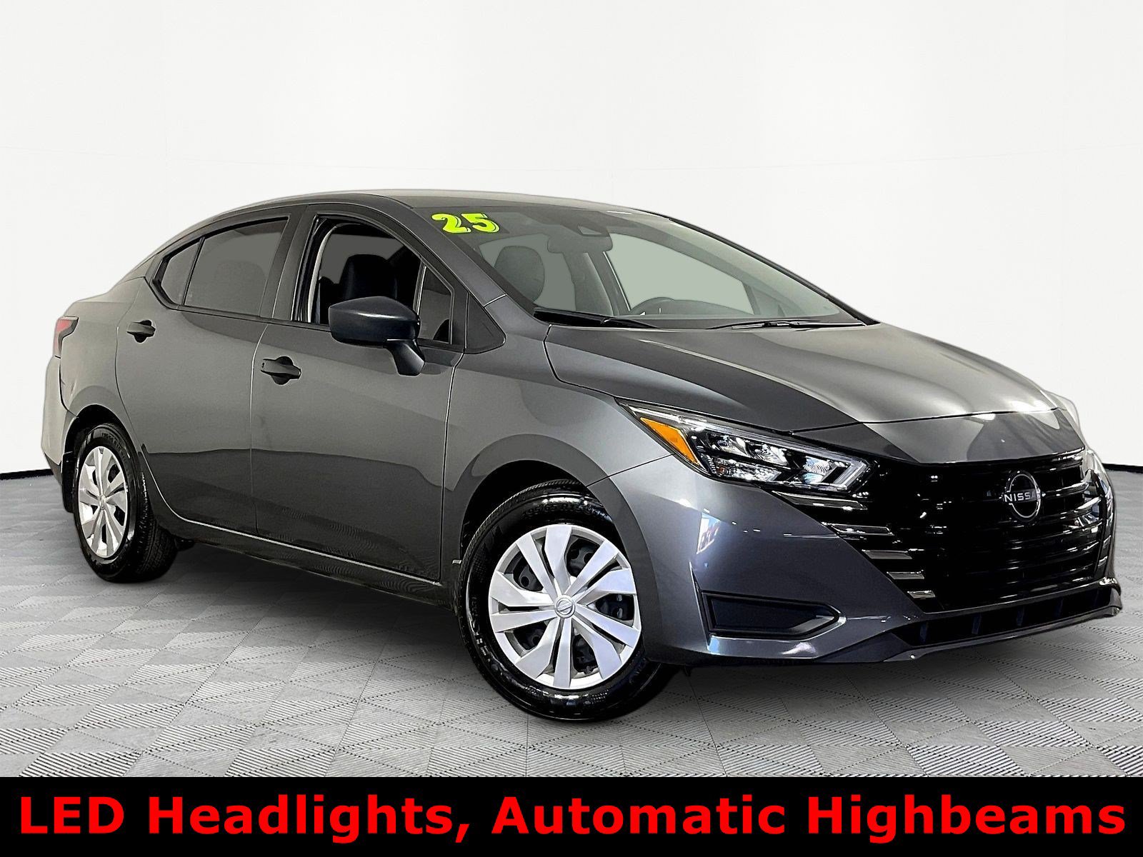 Used 2025 Nissan Versa S w/ Trunk Package FWD image 3