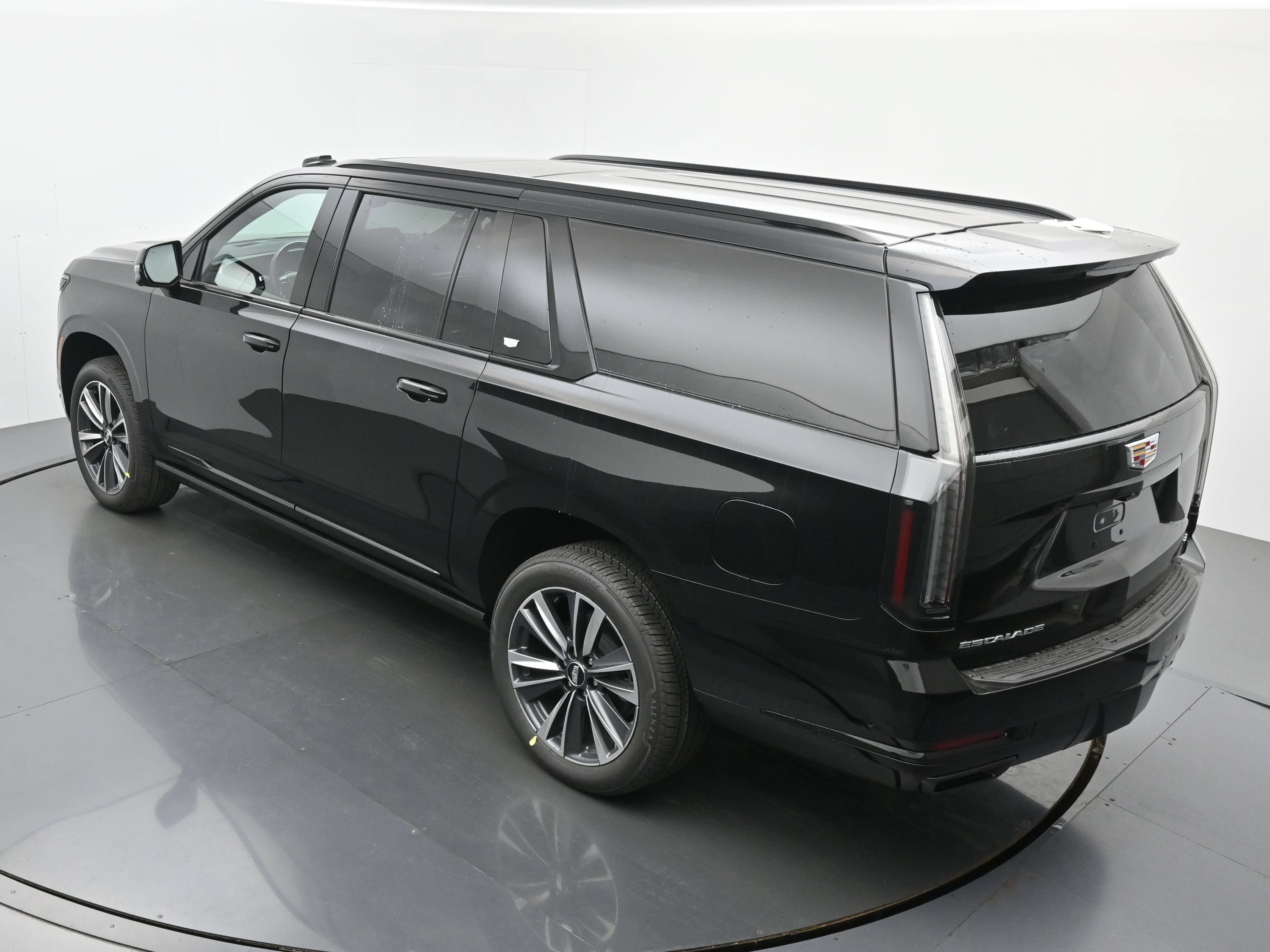 New 2026 Cadillac Escalade ESV Sport w/ Touring Package AWD/4WD image 25