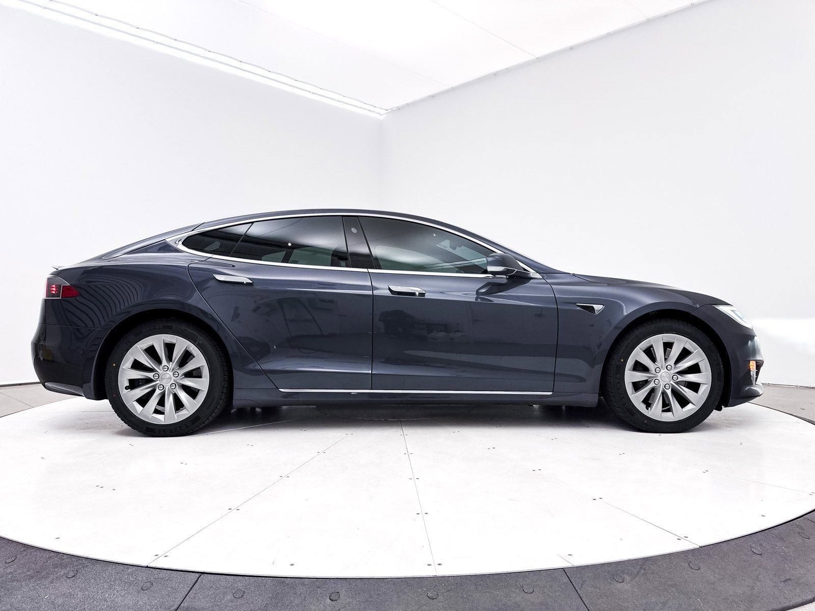 Used 2019 Tesla Model S 100D image 35