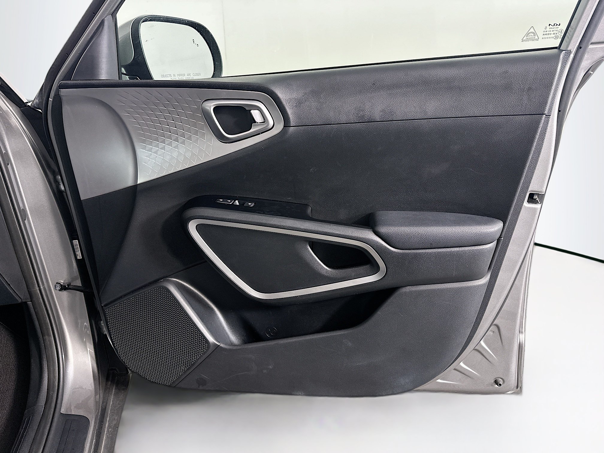 Used 2025 Kia Soul LX w/ LX Technology Package FWD image 31