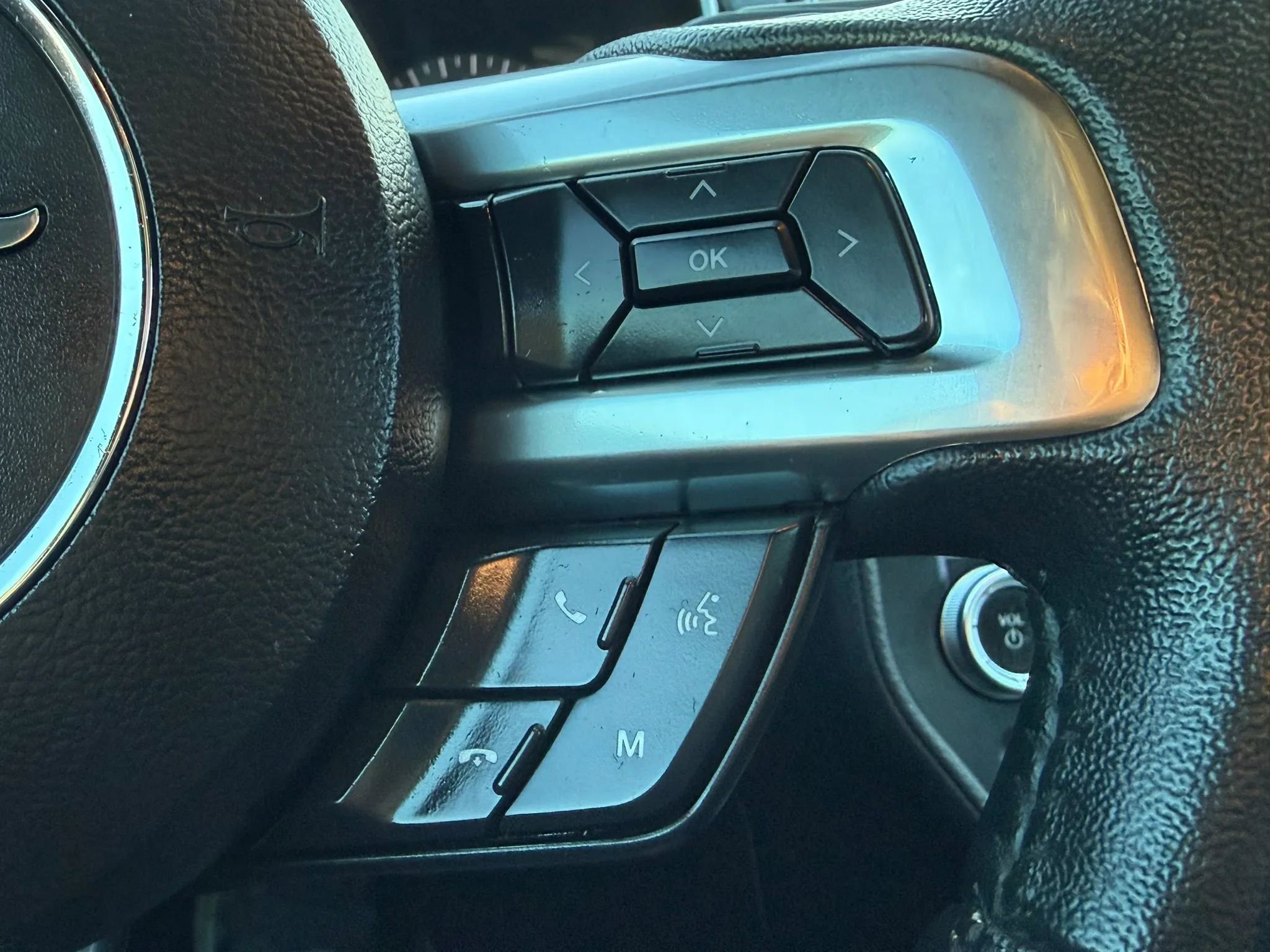 Used 2019 Ford Mustang Coupe RWD image 25