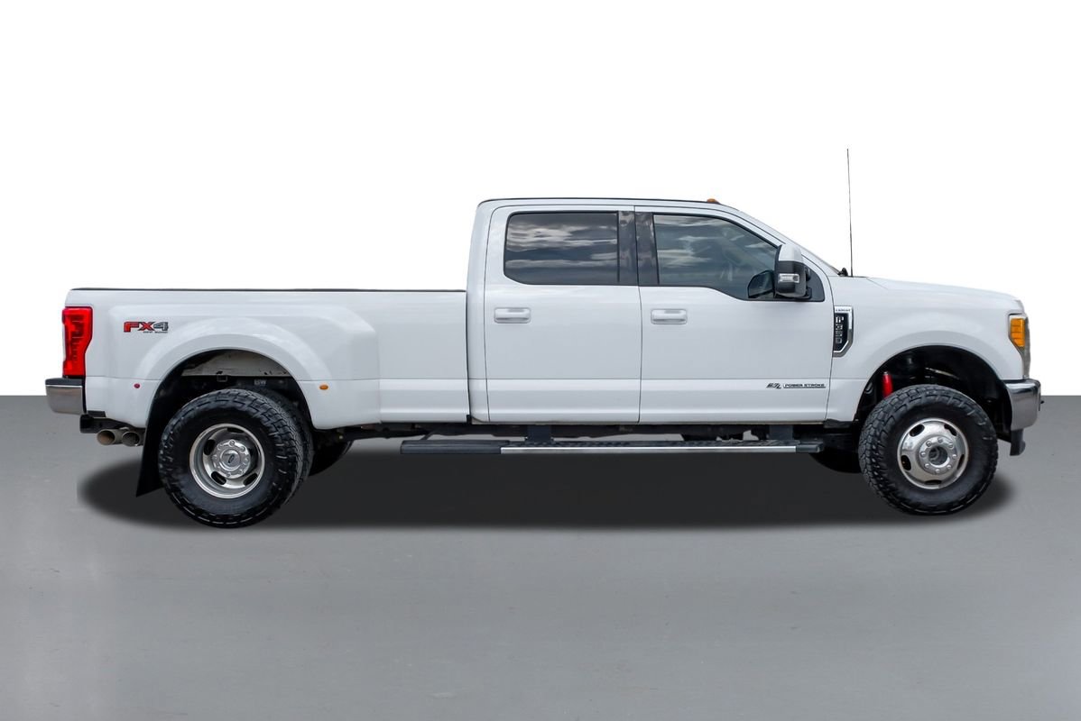Used 2017 Ford F350 Lariat w/ Lariat Value Package image 5