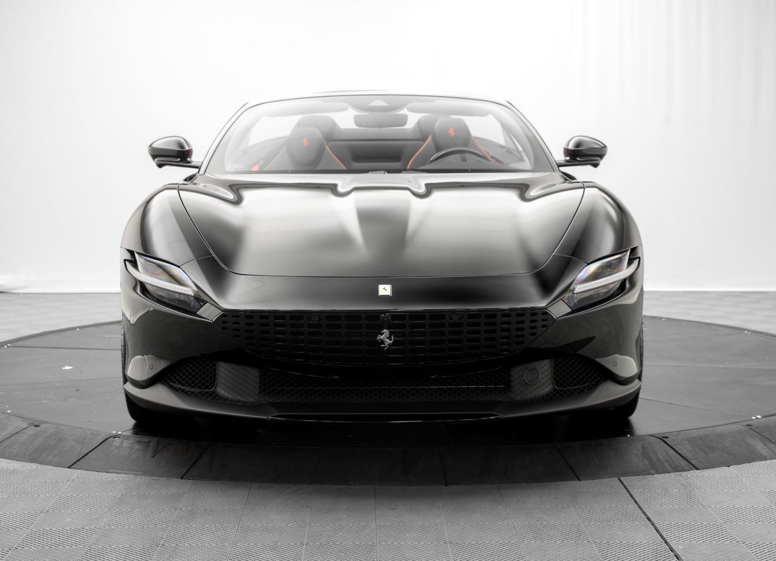 Used 2026 Ferrari Roma Spider RWD image 2