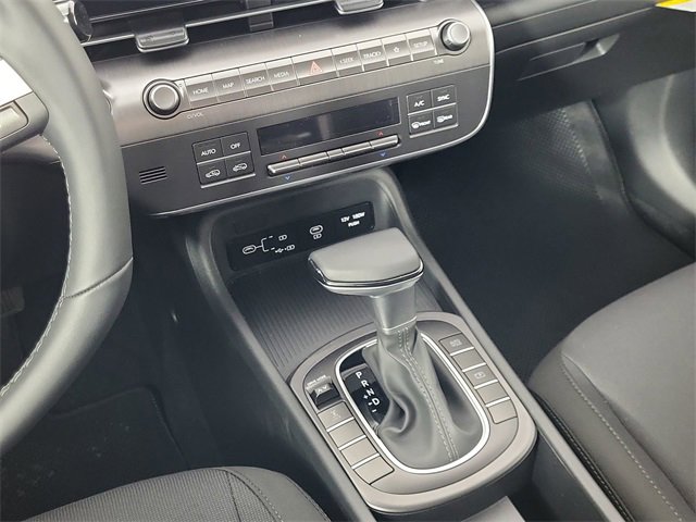 Certified 2025 Hyundai Kona SEL image 18