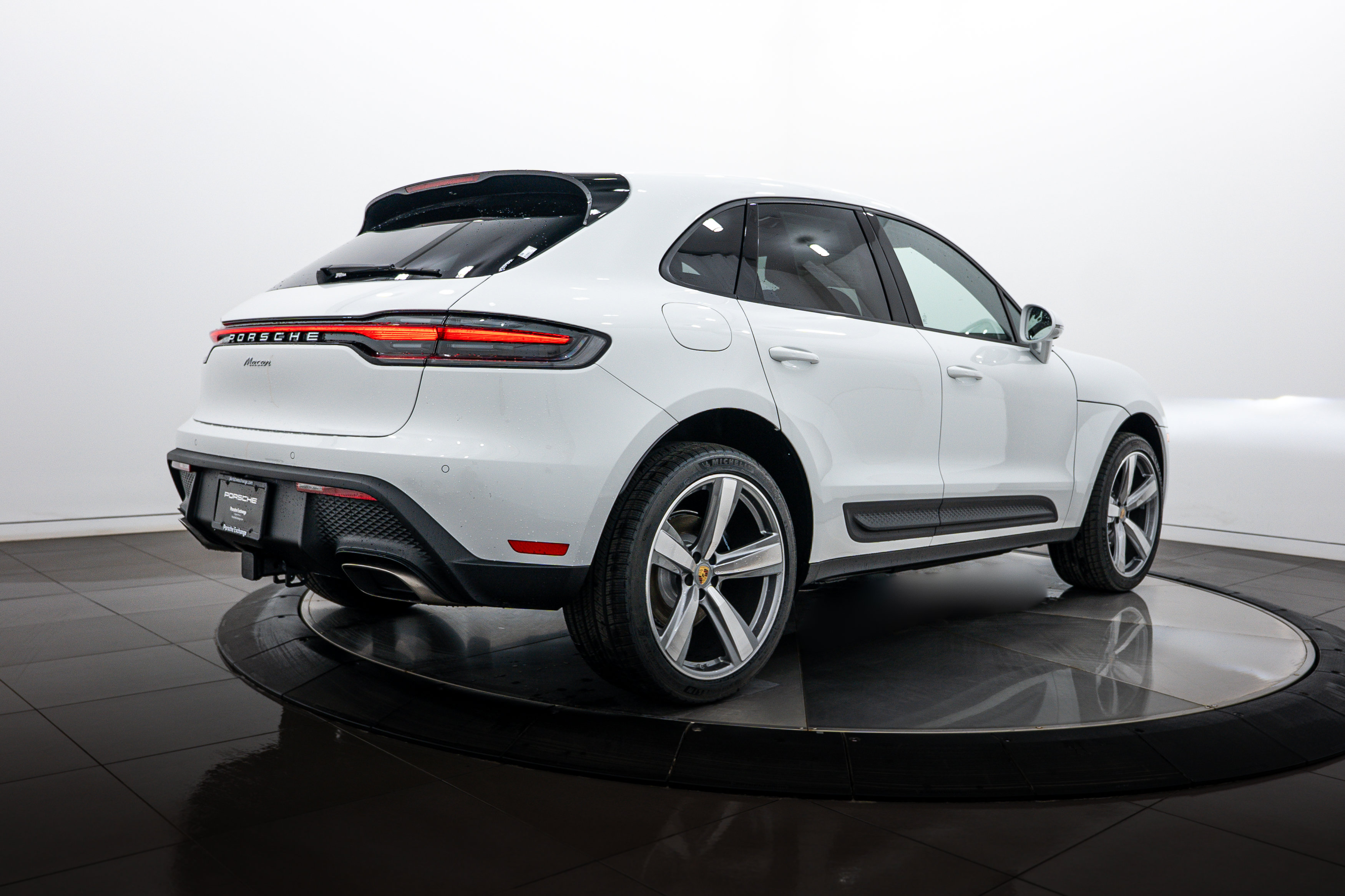 New 2026 Porsche Macan AWD/4WD image 7