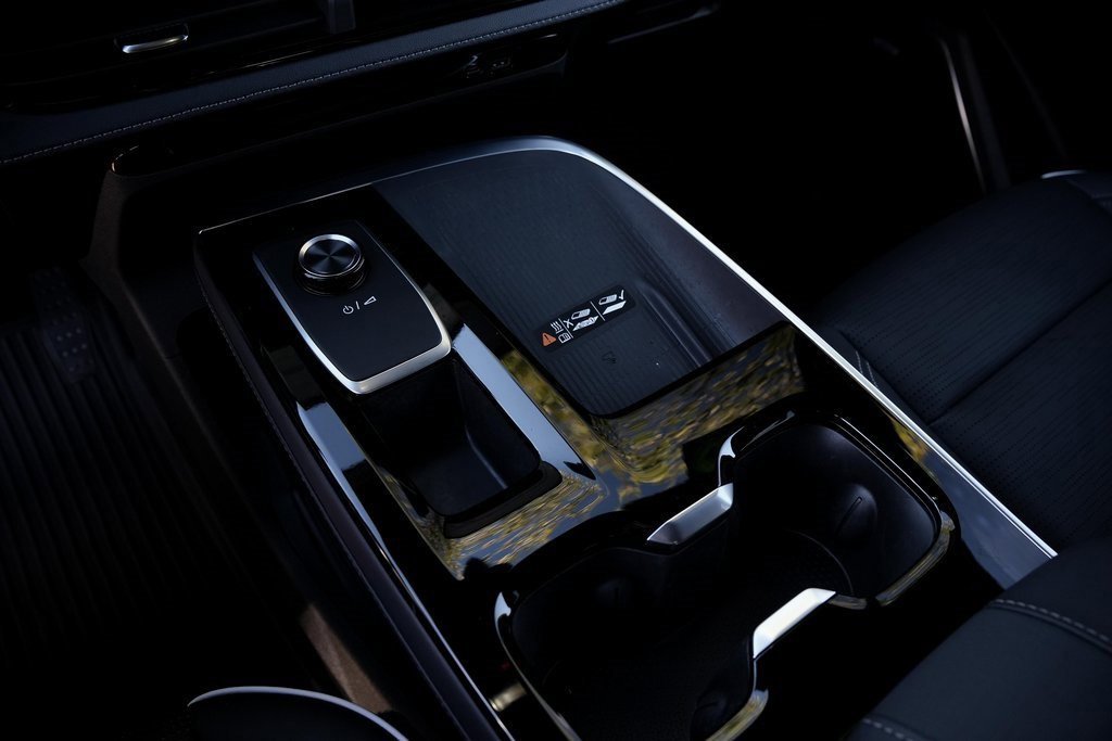 Used 2025 Buick Enclave Sport Touring w/ Power Package image 19