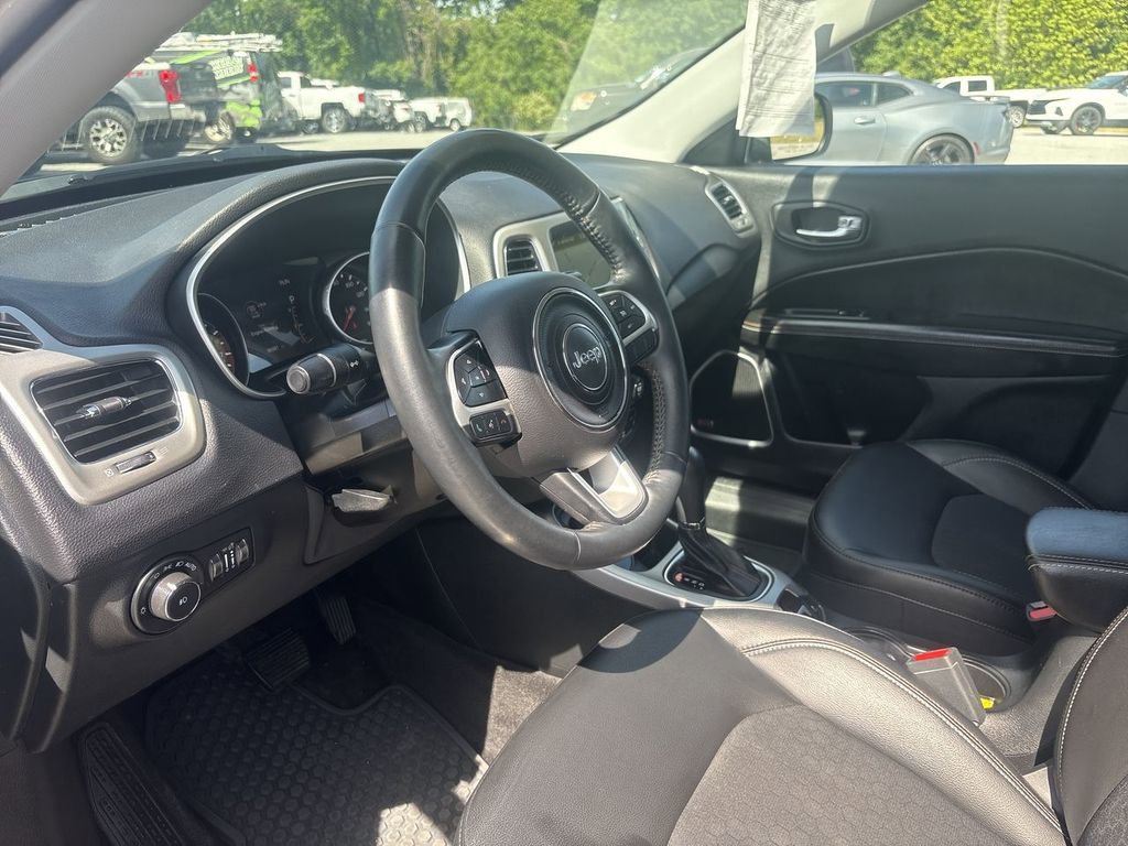 Used 2018 Jeep Compass Latitude w/ Popular Equipment Group image 10