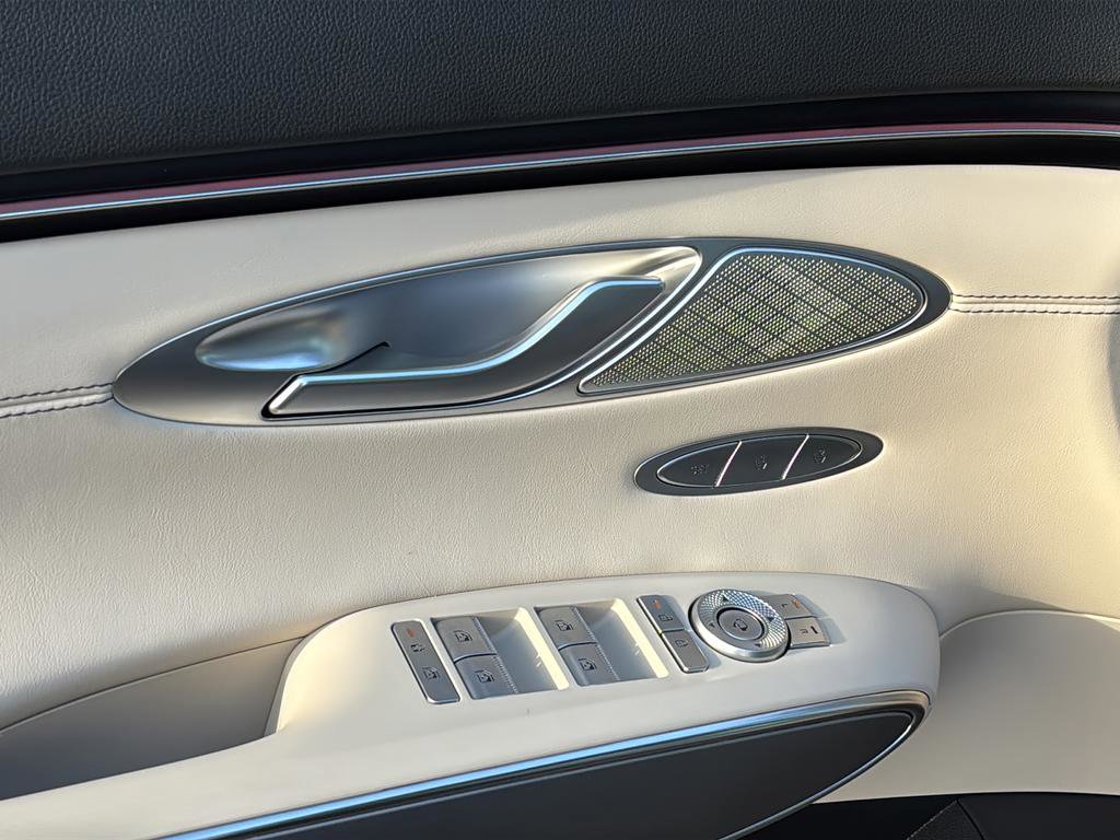 Used 2026 Genesis GV70 2.5T Select image 17