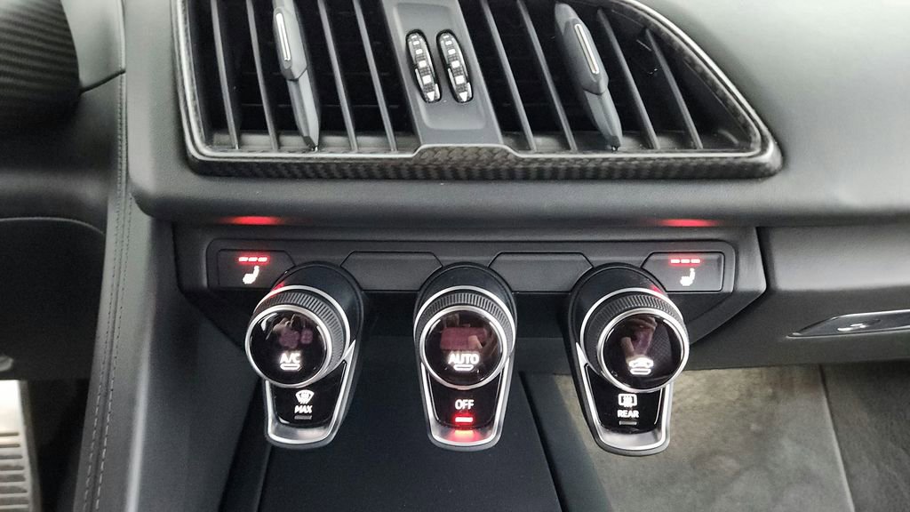 Used 2017 Audi R8 V10 plus AWD/4WD image 32
