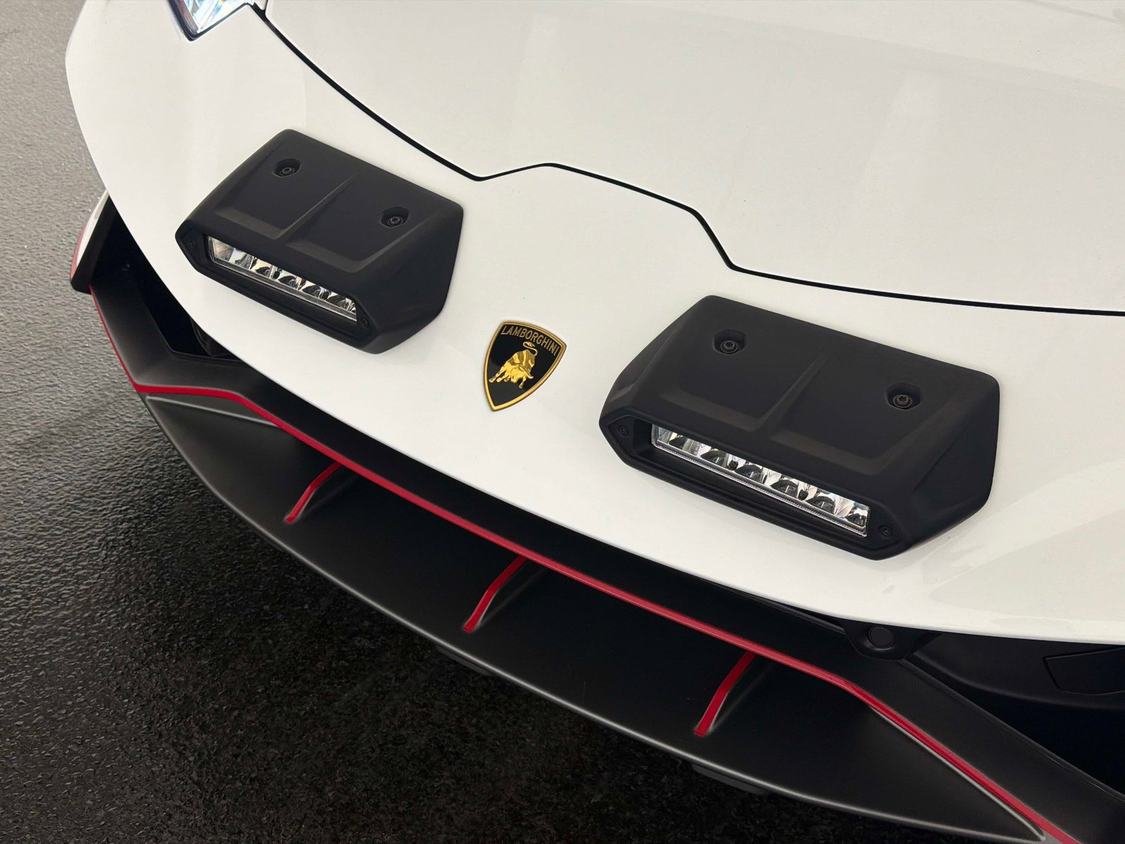 Used 2023 Lamborghini Huracan Sterrato image 11