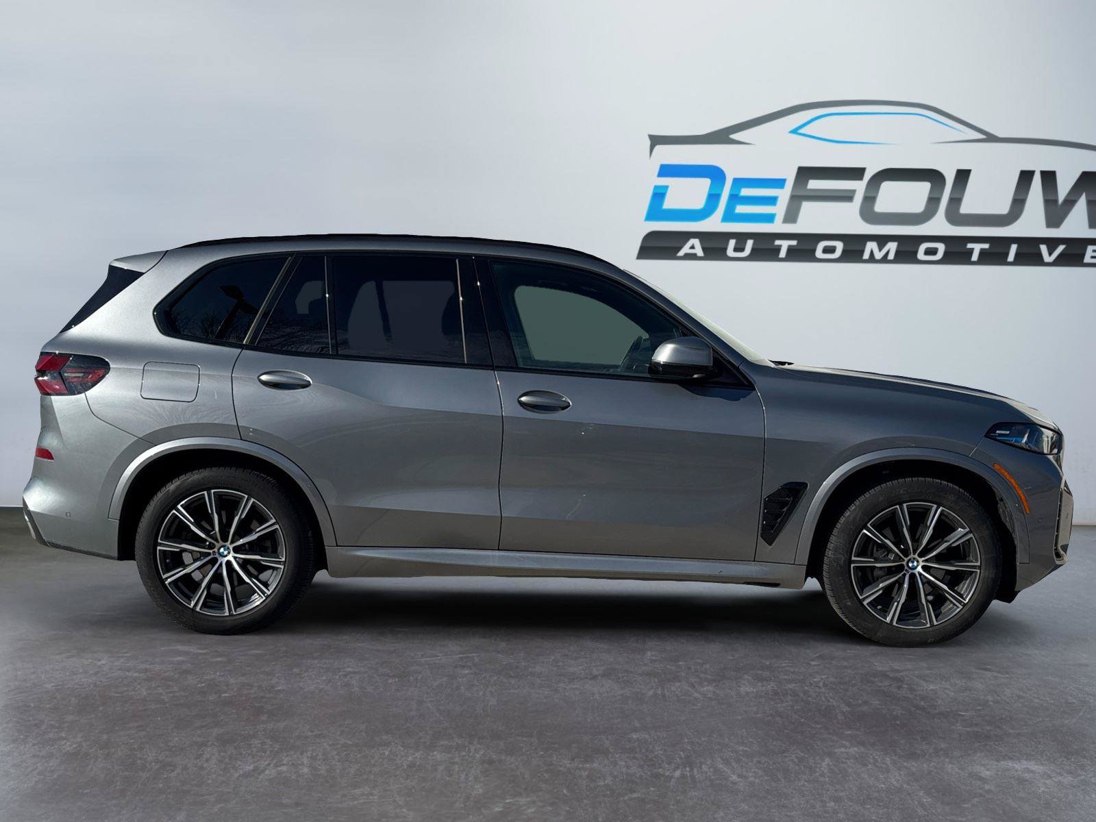 Used 2025 BMW X5 xDrive40i AWD/4WD image 2